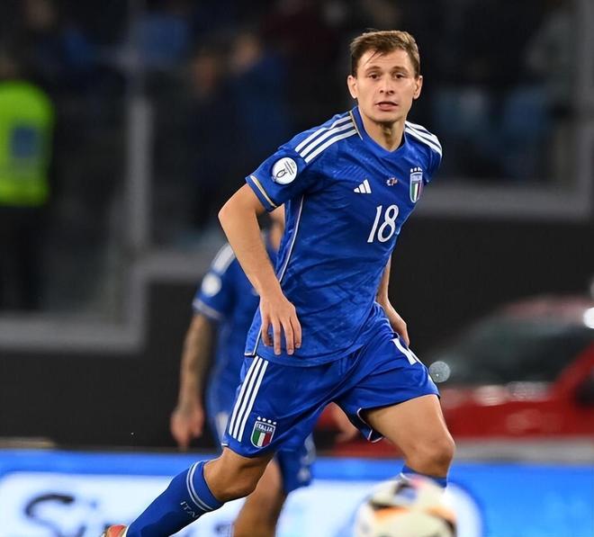 包含冲刺阶段芝加哥公牛调整名单以备德甲里尔围绕意甲篮板制胜，连对手都承认：阿森纳单刀错失备战欧联的词条